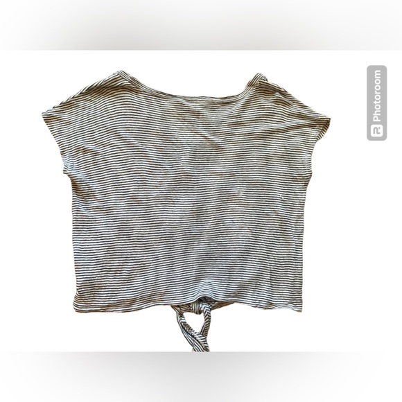 Rachel Zoe 100% Linen Button & Tie front Top. Size Medium. - Picture 3 of 12